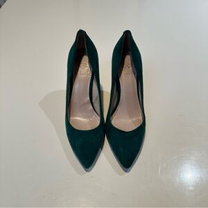 Vince Camuto Green Heels with Pointed Toe Design and High Slender Heel